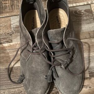 Hush Puppies Men's Chukka Boots in Gray Suede